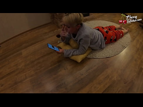 ❤️ Жинди Блондинка Соручу Чоң Дик Соруп жана Секирүү - Аналдык секс ❤️ Сапаттуу порно бизде ky.naughtyhentai.ru ☑