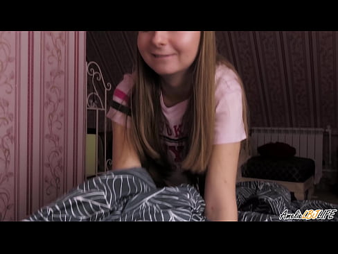 ❤️ Blondie анын BFF анын терең соруп жана анын оозуна сперма алат ❤️ Сапаттуу порно бизде ky.naughtyhentai.ru ☑